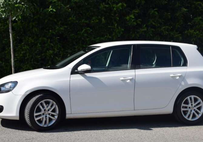 Jepet me qera Volkswagen Golf 6 duke filluar nga 30 euro ne dite