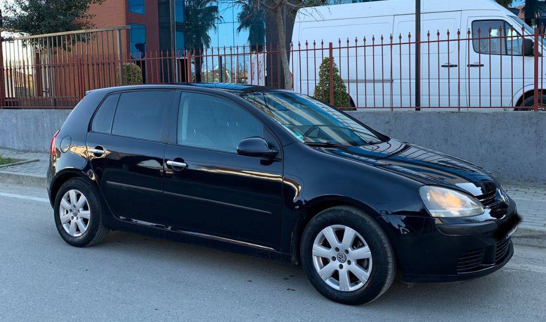 Jepet me qera Golf 5  duke filluar nga 30 euro dita