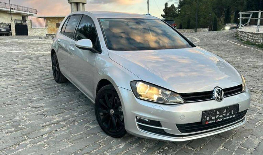 Jepet me qera Makina Volkswagen Golf 7 duke filluar nga 40 euro dita