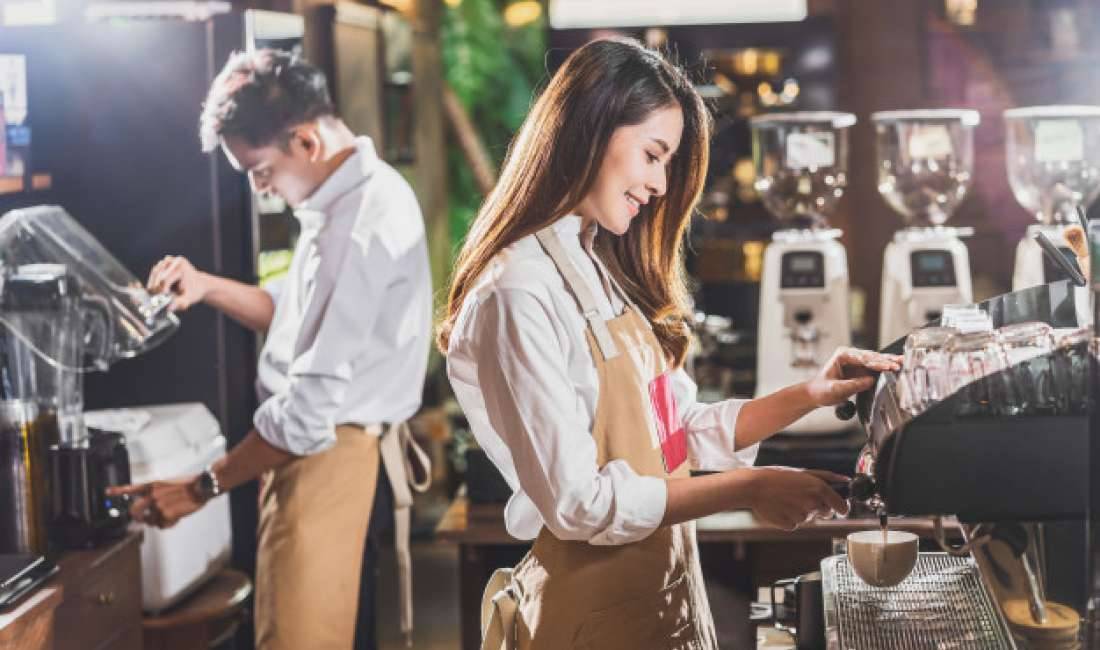 Job Offers in Tirana, Profession Banakier/e, Kuzhunier/e dhe Kamarier/e , Beginner/Little experience, Payment 40,000  Leke.