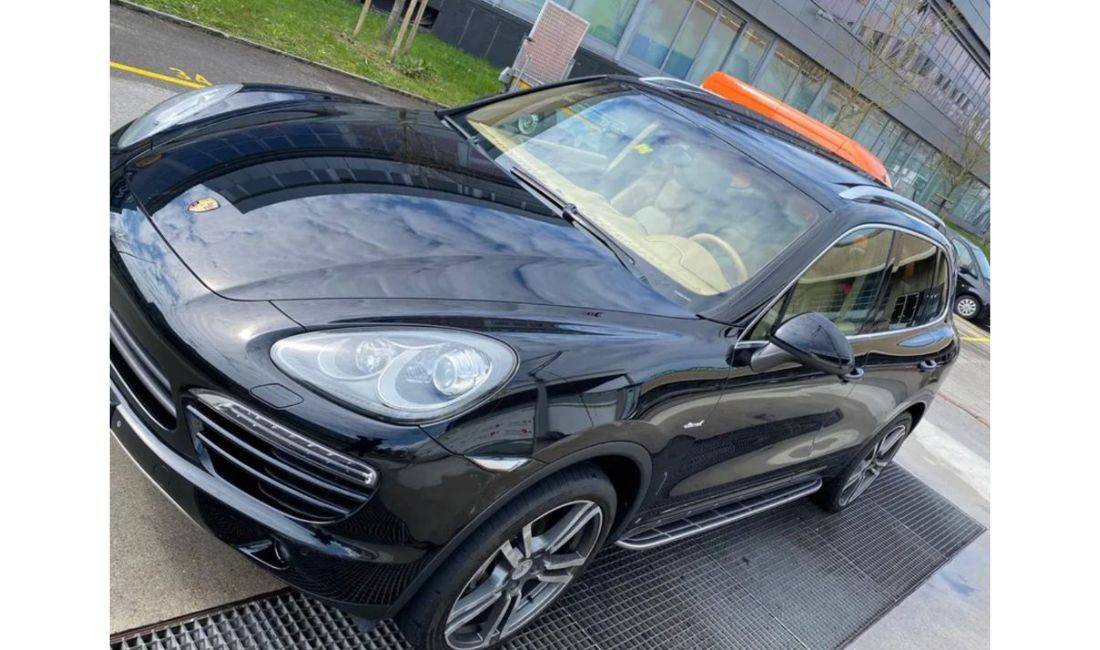 Jepet me qera  Porche Cayenne  duke filluar nga 130 euro ne dite 