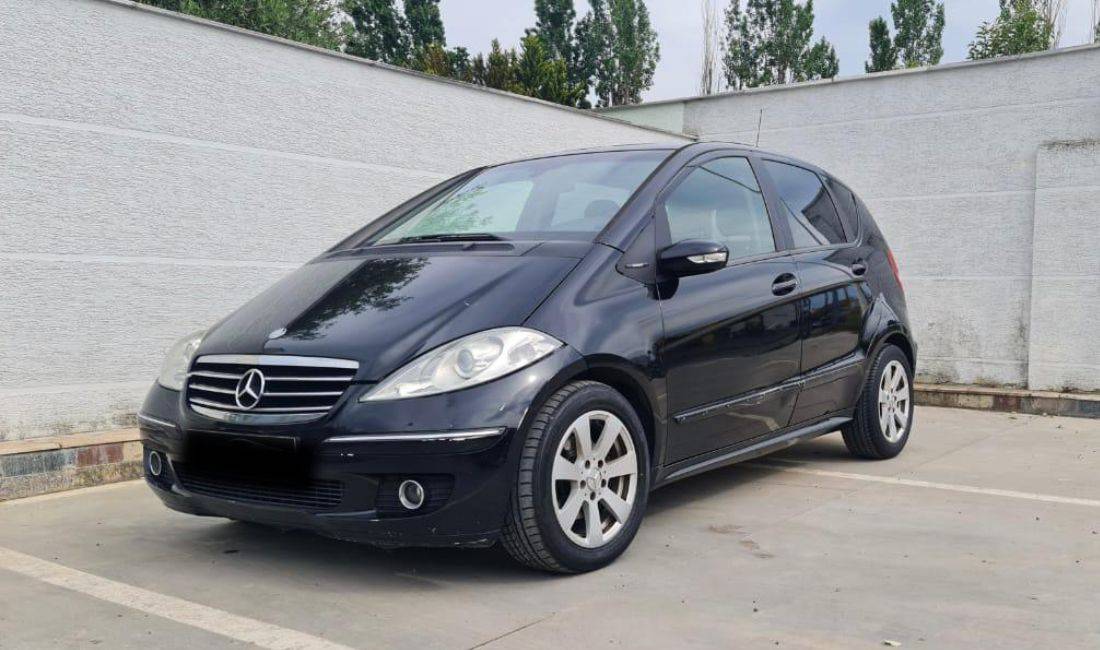 Jepet me qera Makina Mercedes-Benz A CLASS duke filluar nga 25 euro dita