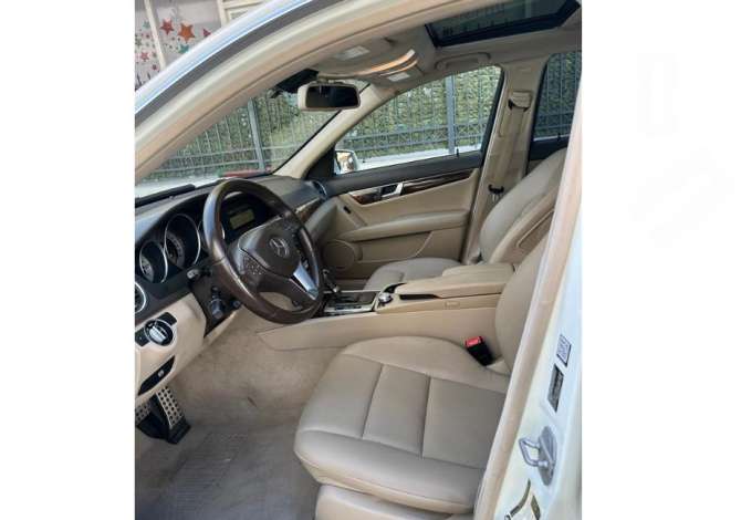 Auto in Vendita a Tirana, Mercedes-Benz, 2012 Benzine,Kambio Automatik Pagamento 10,000  Euro.