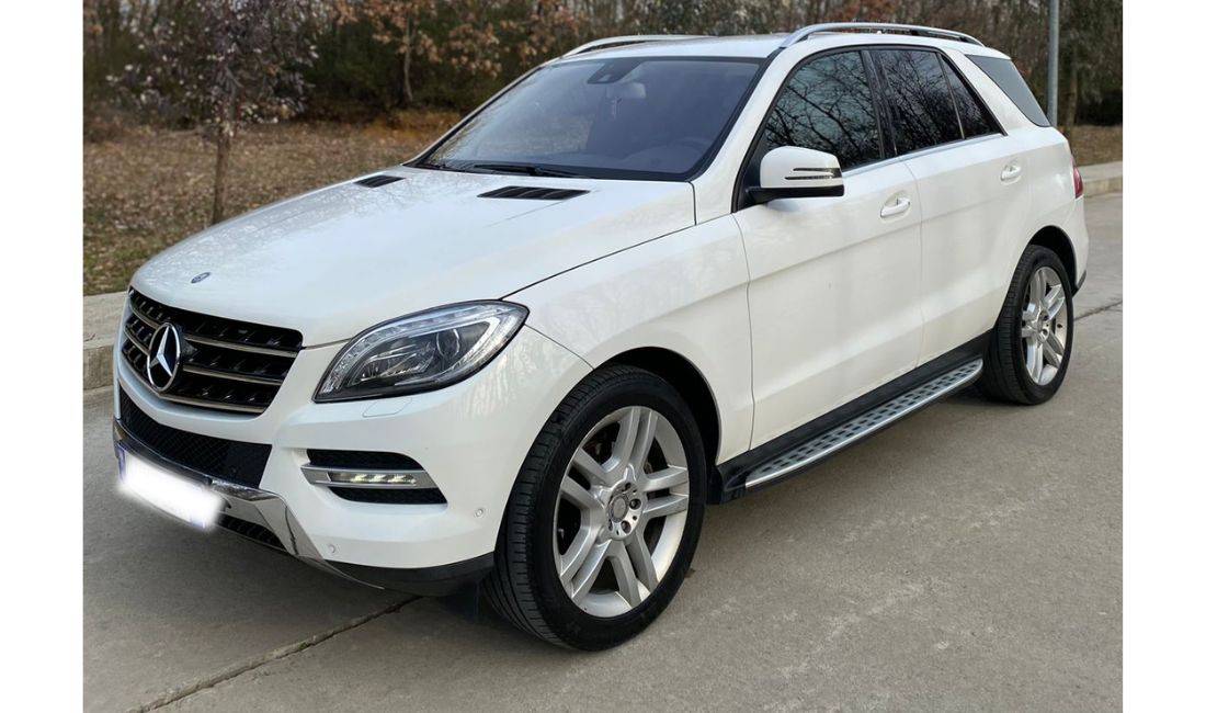 Jepet me qera Makina Mercedes Benz ML 2013 duke filluar nga 90 euro dita