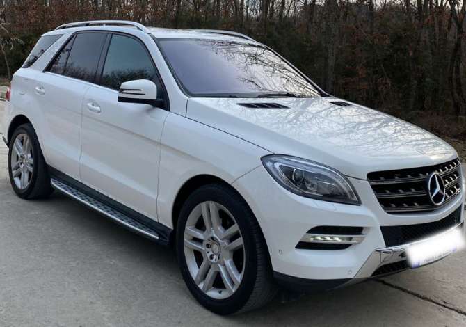 Jepet me qera Makina Mercedes Benz ML 2013 duke filluar nga 90 euro dita