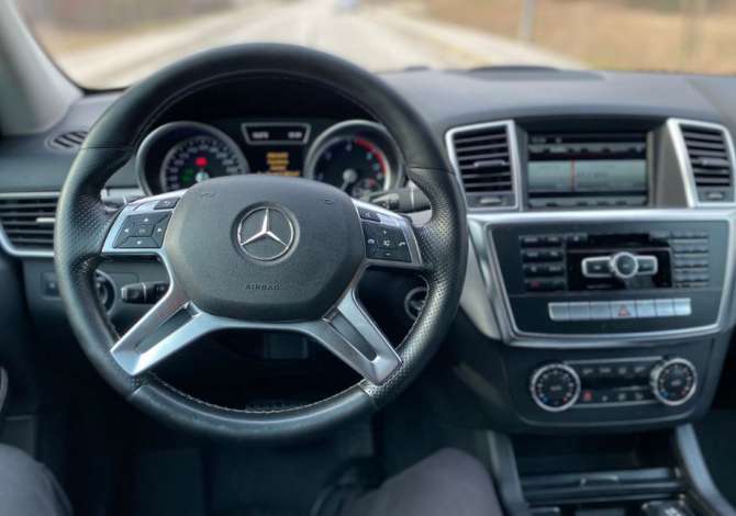 Jepet me qera Makina Mercedes Benz ML 2013 duke filluar nga 90 euro dita