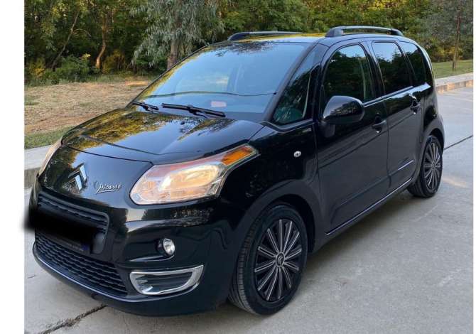 Jepet me qera Makina Citroen Picaso duke filluar nga 25 euro dita