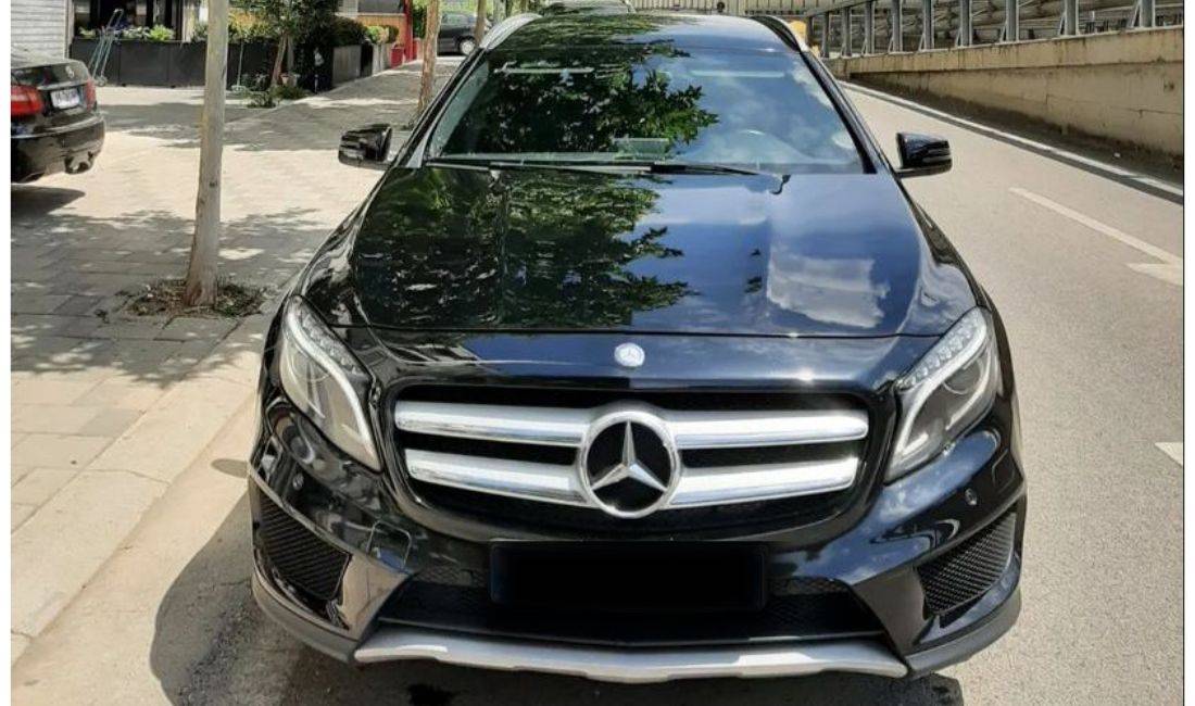 Jepet me qera makina Mercedes Benz GLA duke filluar nga 65 euro dita