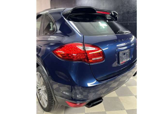 Jepet me qera Porche Cayenne, duke filluar nga 100 euro ne dite