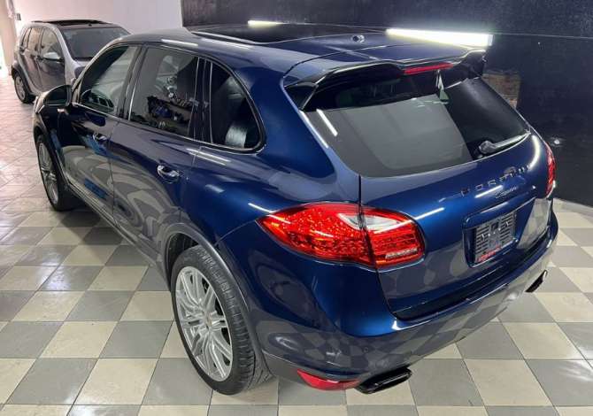 Jepet me qera Porche Cayenne, duke filluar nga 100 euro ne dite