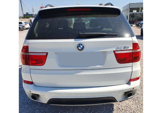 Jepet me qera BMW X5 duke filluar nga 80 euro dita