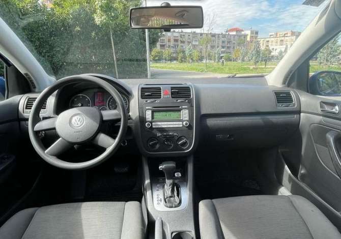 Jepet me qera Volkswagen Golf 5 duke filluar nga 35 Euro dita