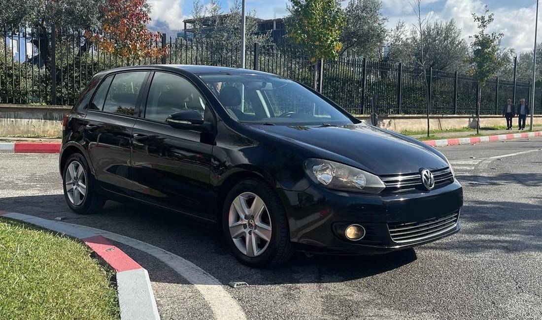 Makine me Qera me cmim ekonomik Volkswagen Golf 6 duke filluar nga 30 Euro dita +7 dite