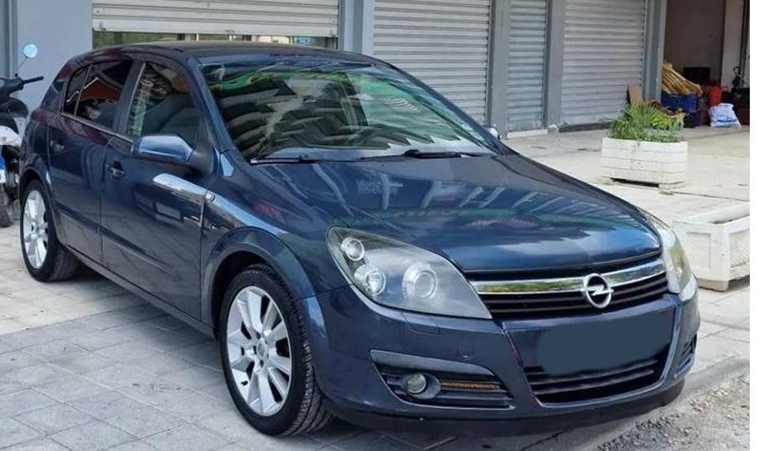  Jepet me qera Makina Opel Astra duke filluar nga 25 euro ne dite