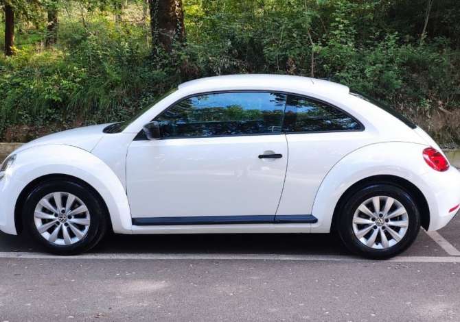 Jepet me qera Volkswagen New Beetle duke filluar nga 50 euro ne dite