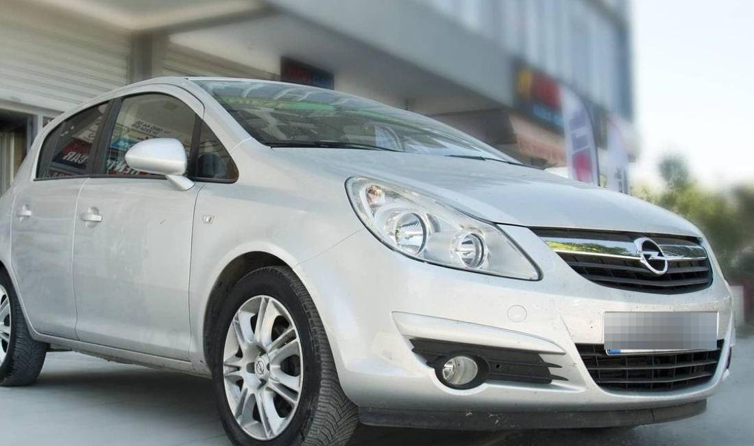 Jepet me Qera makina Opel Corsa duke filluar nga 35 Euro dita