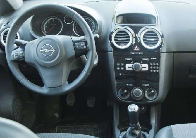 Jepet me Qera makina Opel Corsa duke filluar nga 35 Euro dita
