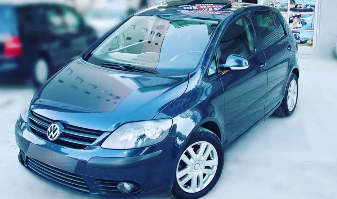 Jepet me Qera makina Golf Plus duke filluar nga 30 Euro dita 
