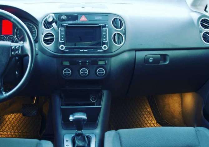 Jepet me Qera makina Golf Plus duke filluar nga 30 Euro dita 