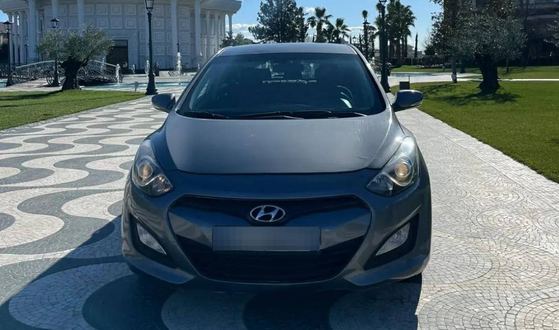 Jepet me qera Hyundai i30 duke filluar nga 40 euro dita
