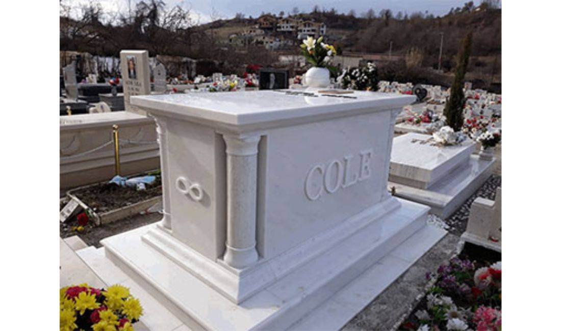 Kompania ofron produkte vendase dhe te importuara si mermer dhe granit