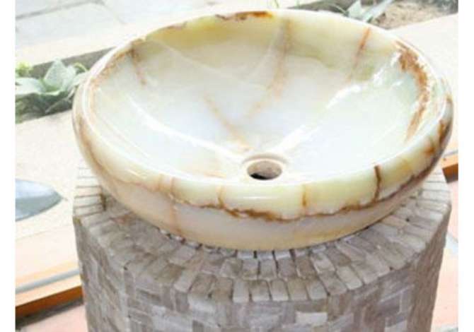 Kompania ofron produkte vendase dhe te importuara si mermer dhe granit