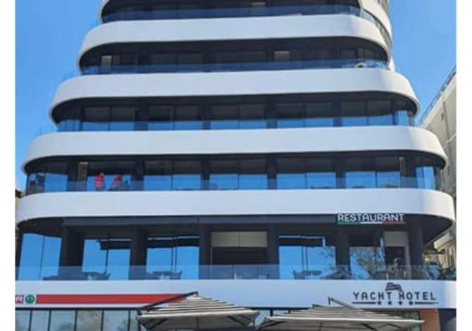 Kompani ndertimi ofron projektim, prodhim dhe instalim per korniza dritaresh, grila, dyer te brendshme alumini, te blinduara etj.