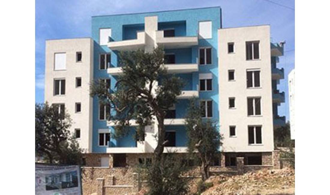 Kompania ofron produkte dhe sherbime per bojra akrilike, ekologjike,dekorative, termoizoluese, grafiato, izolues guri dhe asade etj.