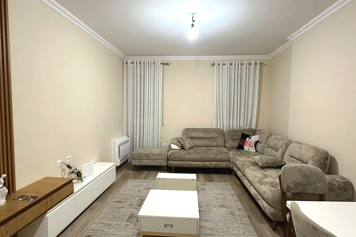 Shtepi me qera Apartament ne Tirane, 2+1, Mobilimi E mobiluar, Pagesa 50,000  Leke.