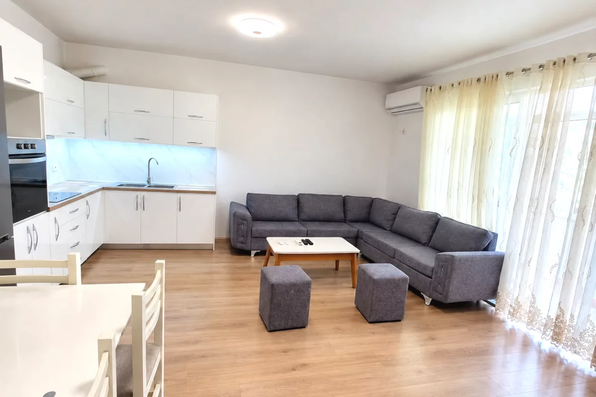 Shtepi me qera Apartament ne Tirane, 2+1, Mobilimi E mobiluar, Pagesa 55,000  Leke.