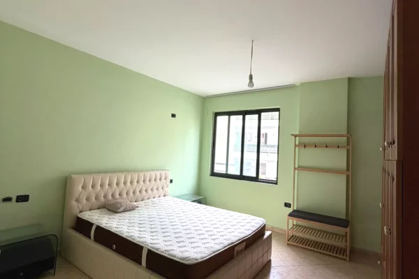 Shtepi me qera Apartament ne Tirane, 1+1, Mobilimi E mobiluar, Pagesa 40,000  Leke.