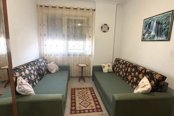 Shtepi me qera Apartament ne Tirane, 2+1, Mobilimi E mobiluar, Pagesa 50,000  Leke.