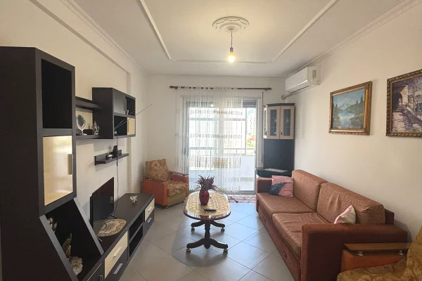 Shtepi me qera 2+1 ne Tirane - 50,000 Leke