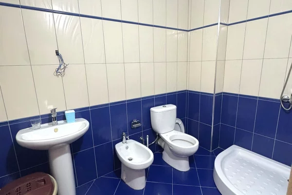 Shtepi me qera Apartament ne Tirane, 2+1, Mobilimi E mobiluar, Pagesa 50,000  Leke.