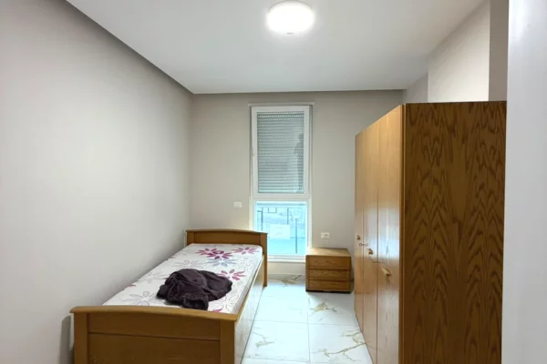 Shtepi me qera Apartament ne Tirane, 2+1, Mobilimi E mobiluar, Pagesa 55,000  Leke.
