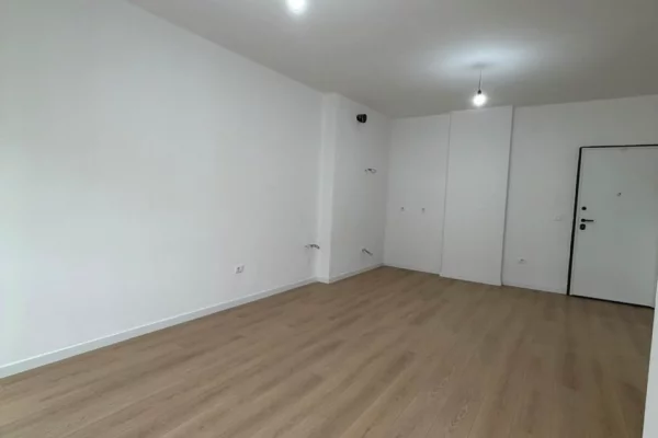 Shtepi ne shitje Apartament ne Tirane, 1+1, Mobilimi Bosh, pa mobiluar, Pagesa 91,000  Euro.