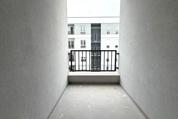 Shtepi ne shitje Apartament ne Tirane, 1+1, Mobilimi Bosh, pa mobiluar, Pagesa 91,000  Euro.