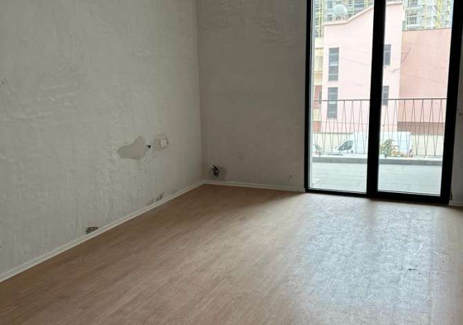 Shtepi ne shitje Apartament ne Tirane, 1+1, Mobilimi Bosh, pa mobiluar, Pagesa 120,000  Euro.