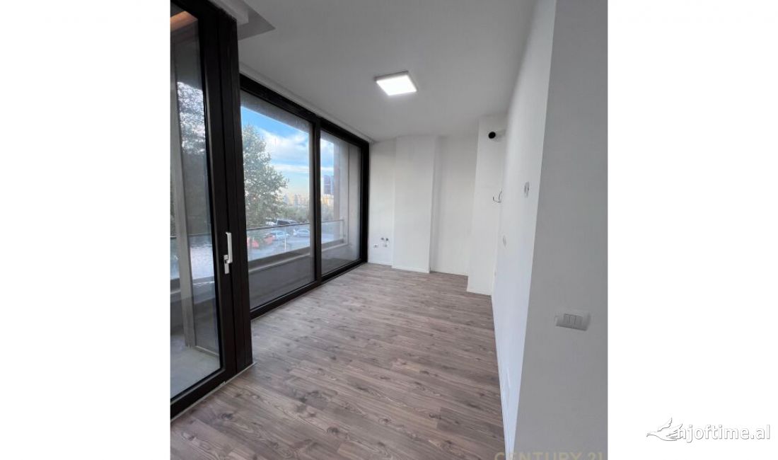 Shtepi me qera Apartament ne Tirane, 2+1, Mobilimi Bosh, pa mobiluar, Pagesa 1,000  Euro.