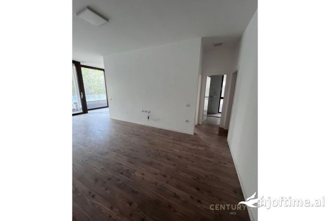 Shtepi me qera Apartament ne Tirane, 2+1, Mobilimi Bosh, pa mobiluar, Pagesa 1,000  Euro.