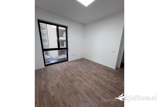 Shtepi me qera Apartament ne Tirane, 2+1, Mobilimi Bosh, pa mobiluar, Pagesa 1,000  Euro.