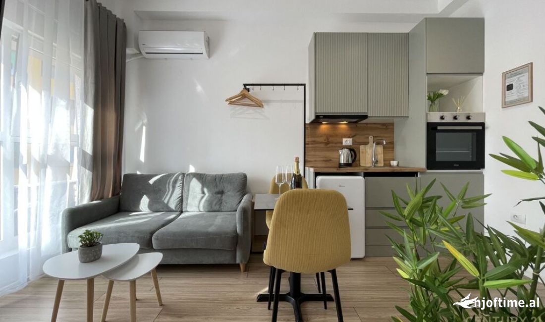 Shtepi ne shitje Apartament ne Tirane, Garsoniere, Mobilimi E mobiluar, Pagesa 54,000  Euro.