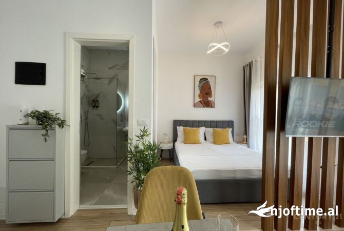 Shtepi ne shitje Apartament ne Tirane, Garsoniere, Mobilimi E mobiluar, Pagesa 54,000  Euro.