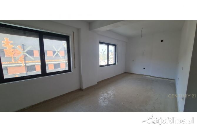 Shtepi ne shitje Apartament ne Tirane, 2+1, Mobilimi Bosh, pa mobiluar, Pagesa 187,000  Euro.