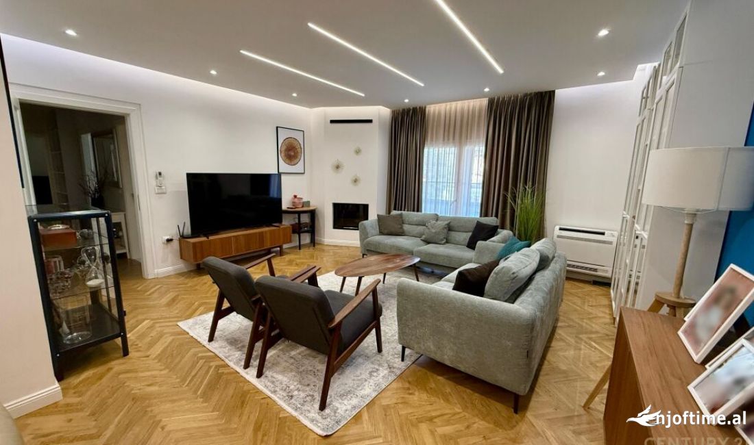 Shtepi ne shitje Apartament ne Tirane, 3+1, Mobilimi E mobiluar, Pagesa 255,000  Euro.