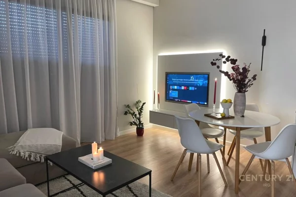 Shtepi ne shitje Apartament ne Tirane, 2+1, Mobilimi E mobiluar, Pagesa 230,000  Euro.