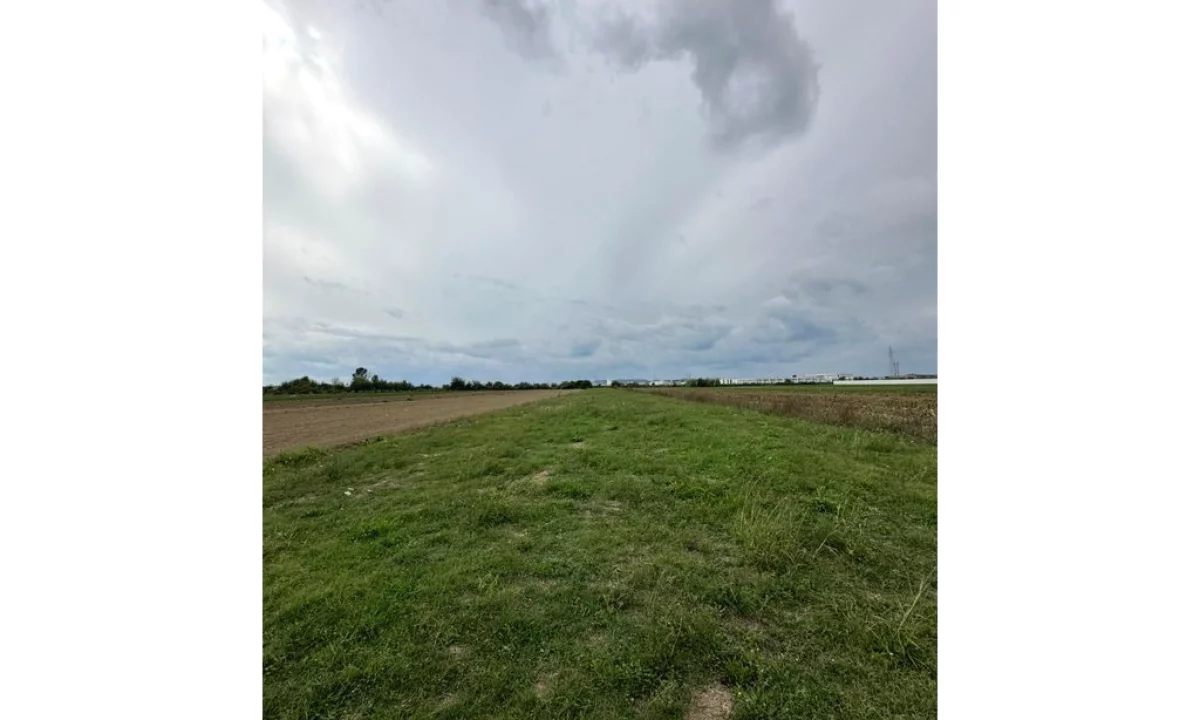 TOKE PER SHITJE NE AUTOSTRADEN DURRES-TIRANE!