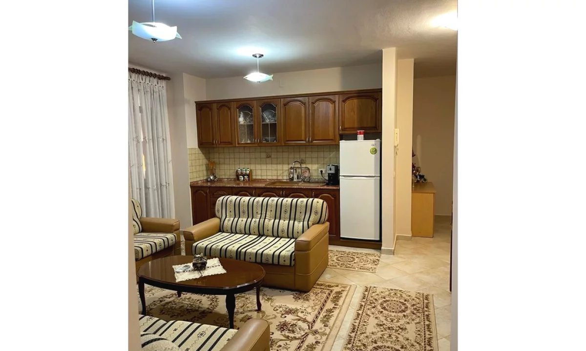 Shtepi me qera Apartament ne Tirane, 2+1, Mobilimi E mobiluar, Pagesa 600  Euro.