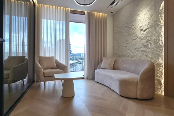 Ambient biznesi me qera 3+1 ne Tirane - 3,000 Euro