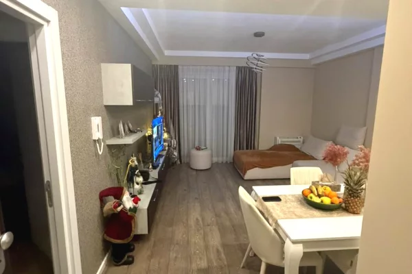 Shtepi ne shitje Apartament ne Tirane, 2+1, Mobilimi E mobiluar, Pagesa 215,000  Euro.